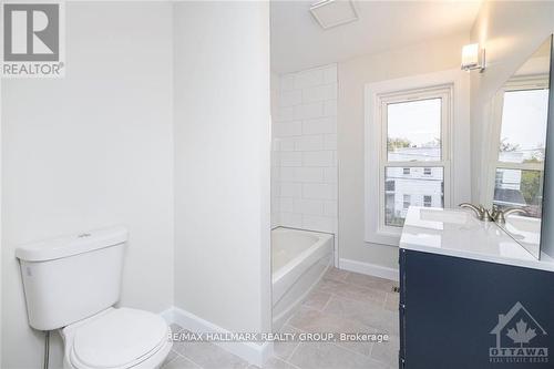 11 Kent Street, Smiths Falls, ON - Indoor Photo Showing Bathroom