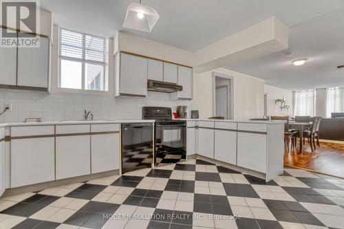 302 - 36 James Street S, Hamilton, ON - Indoor Photo Showing Kitchen