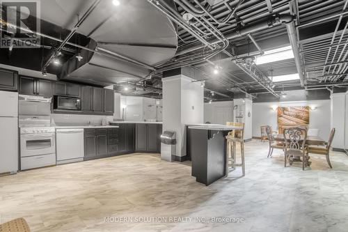 302 - 36 James Street S, Hamilton, ON - Indoor Photo Showing Kitchen