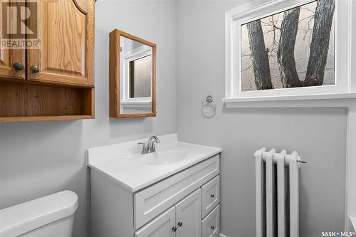 500 Duchess Street, Saskatoon, SK - Indoor Photo Showing Bathroom