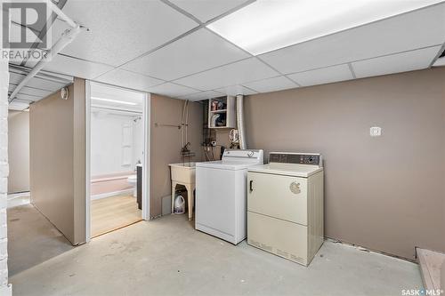 500 Duchess Street, Saskatoon, SK - Indoor Photo Showing Laundry Room