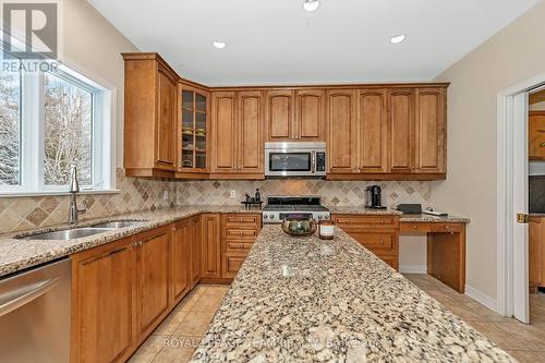 9 Galena Court, Ottawa, ON - Indoor Photo Showing Kitchen With Double Sink