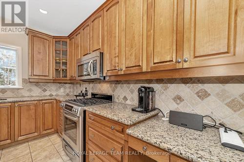 9 Galena Court, Ottawa, ON - Indoor Photo Showing Kitchen