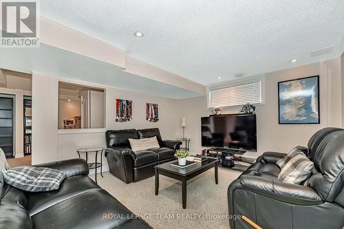 9 Galena Court, Ottawa, ON - Indoor Photo Showing Living Room