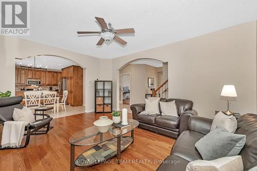 9 Galena Court, Ottawa, ON - Indoor Photo Showing Living Room