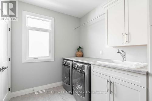 4657 Lakeside Street, Plympton-Wyoming (Plympton Wyoming), ON - Indoor Photo Showing Laundry Room