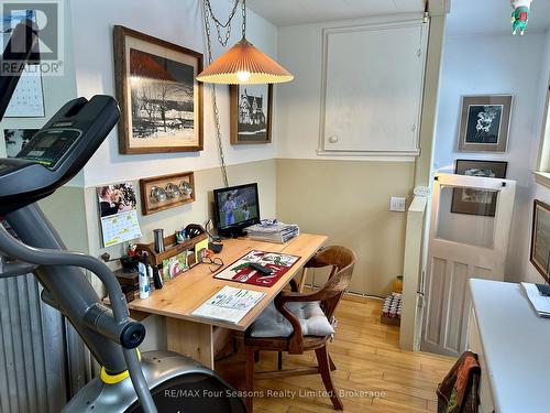 210 Saunders Street, Clearview (Stayner), ON - Indoor Photo Showing Office