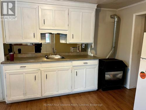 210 Saunders Street, Clearview (Stayner), ON - Indoor Photo Showing Kitchen