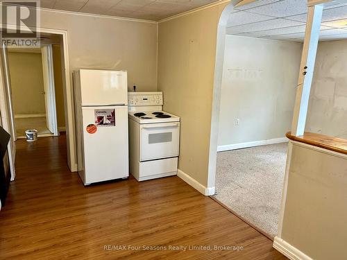 210 Saunders Street, Clearview (Stayner), ON - Indoor Photo Showing Kitchen