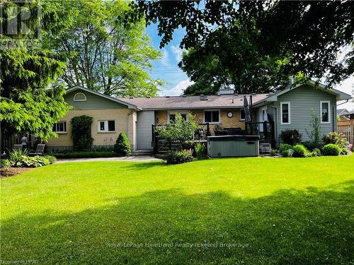 24575 Saxton Road, Strathroy-Caradoc (Se), ON - Outdoor With Deck Patio Veranda With Facade