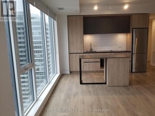 2211 - 225 Sumach Street, Toronto, ON - Indoor Photo Showing Kitchen