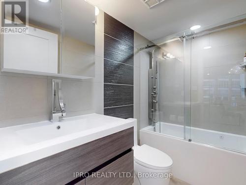 Sph2701 - 228 Queens Quay W, Toronto, ON - Indoor Photo Showing Bathroom