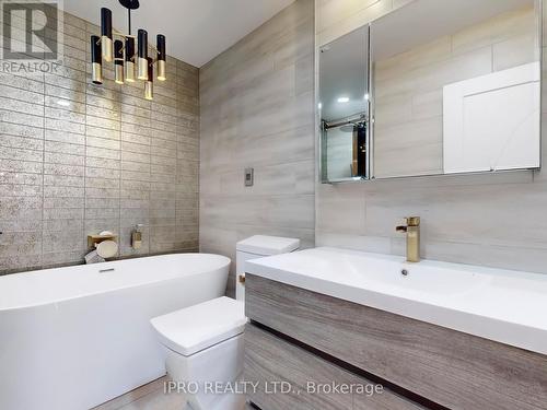 Sph2701 - 228 Queens Quay W, Toronto, ON - Indoor Photo Showing Bathroom