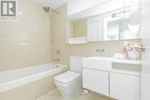 1002 - 45 Charles Street E, Toronto, ON - Indoor Photo Showing Bathroom