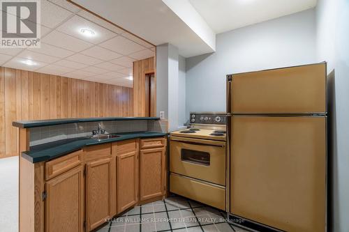 7 Tigerlily Court, Toronto, ON - Indoor Photo Showing Kitchen