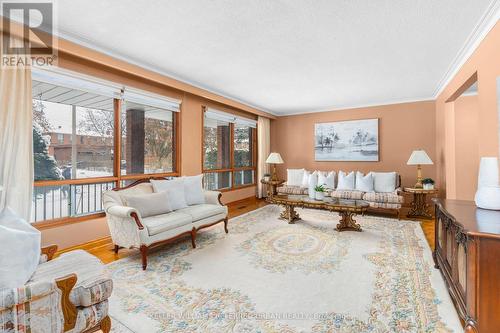 7 Tigerlily Court, Toronto, ON - Indoor Photo Showing Living Room