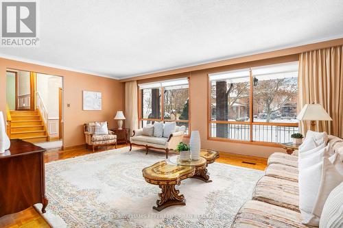 7 Tigerlily Court, Toronto, ON - Indoor Photo Showing Living Room