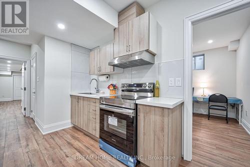 Rma Bsm - 137 Hillsview Drive, Richmond Hill, ON - Indoor Photo Showing Kitchen