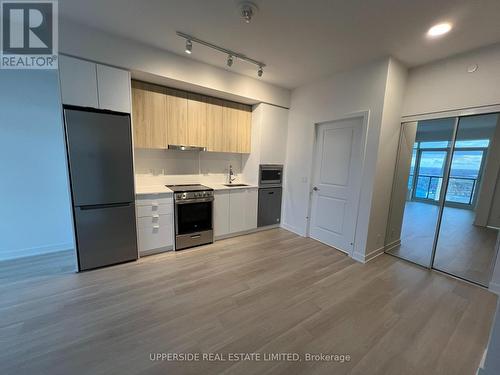 2906 - 50 Upper Mall Way, Vaughan, ON - Indoor Photo Showing Kitchen