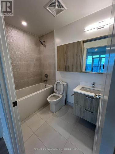 2906 - 50 Upper Mall Way, Vaughan, ON - Indoor Photo Showing Bathroom