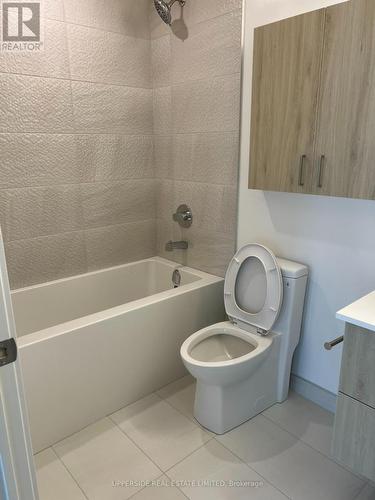 2906 - 50 Upper Mall Way, Vaughan, ON - Indoor Photo Showing Bathroom