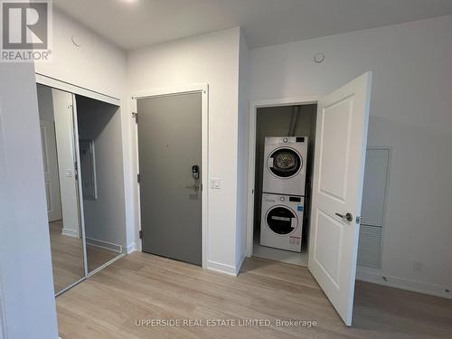 2906 - 50 Upper Mall Way, Vaughan, ON - Indoor Photo Showing Laundry Room