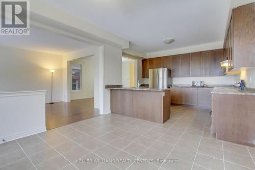 29 Treetops Boulevard, New Tecumseth, ON - Indoor Photo Showing Kitchen