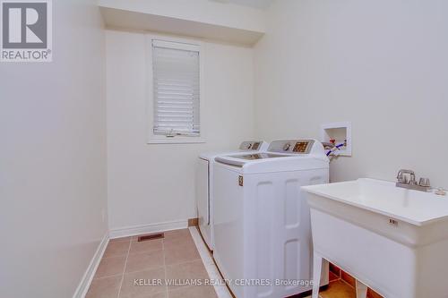 29 Treetops Boulevard, New Tecumseth, ON - Indoor Photo Showing Laundry Room