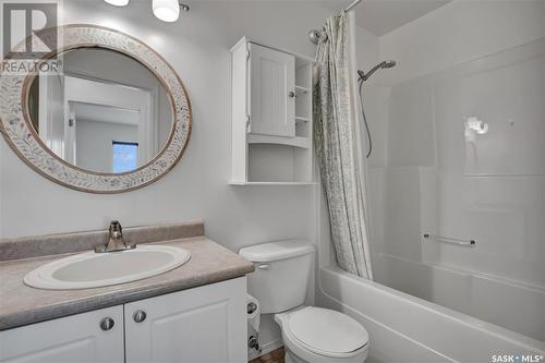 154 663 Beckett Crescent, Saskatoon, SK - Indoor Photo Showing Bathroom