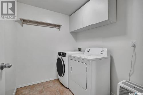 154 663 Beckett Crescent, Saskatoon, SK - Indoor Photo Showing Laundry Room