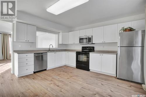 154 663 Beckett Crescent, Saskatoon, SK - Indoor Photo Showing Kitchen With Stainless Steel Kitchen