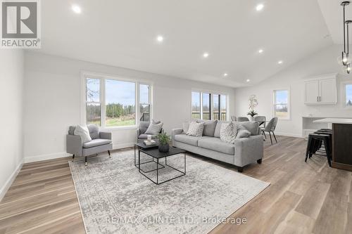 3902 Shannonville Road, Tweed, ON - Indoor Photo Showing Living Room