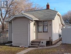 824 H AVENUE N  Saskatoon, SK S7L 2C2