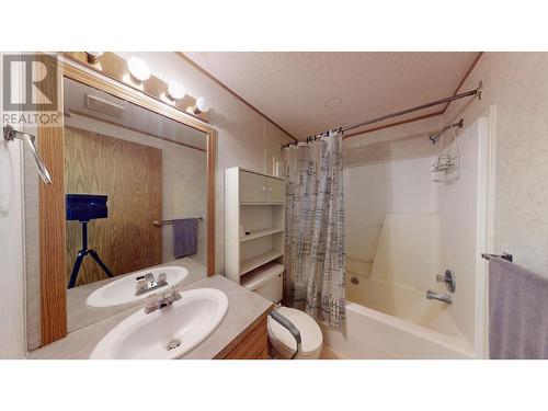 4 2121 Balsam Avenue, Quesnel, BC - Indoor Photo Showing Bathroom