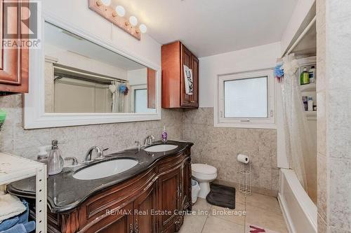 295 Edinburgh Road S, Guelph (Old University), ON - Indoor Photo Showing Bathroom