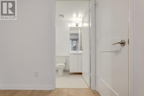 509 - 8 Widmer Street, Toronto, ON - Indoor Photo Showing Bathroom