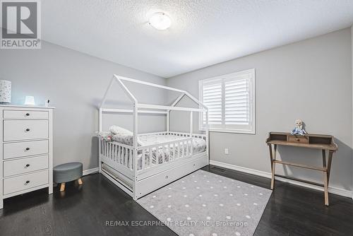 48 Madonna Drive, Hamilton, ON - Indoor Photo Showing Bedroom