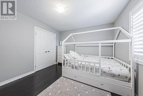 48 Madonna Drive, Hamilton, ON - Indoor Photo Showing Bedroom