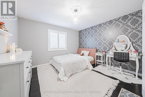 48 Madonna Drive, Hamilton, ON - Indoor Photo Showing Bedroom