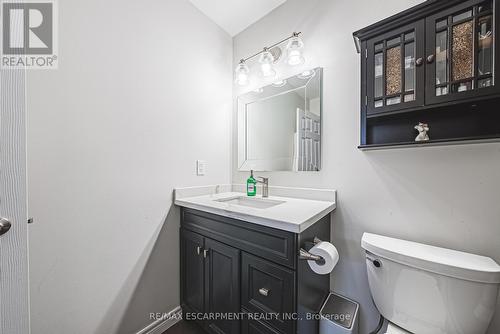 48 Madonna Drive, Hamilton, ON - Indoor Photo Showing Bathroom