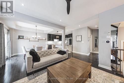 48 Madonna Drive, Hamilton, ON - Indoor Photo Showing Living Room