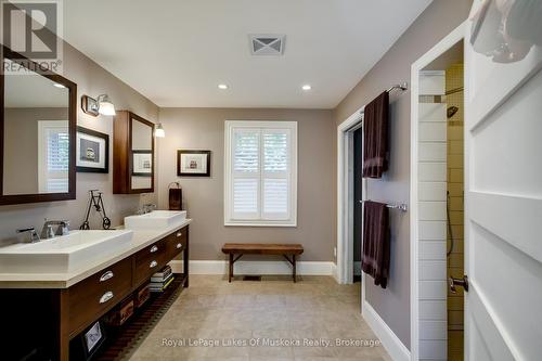 230 Ecclestone Drive, Bracebridge (Macaulay), ON - Indoor Photo Showing Bathroom