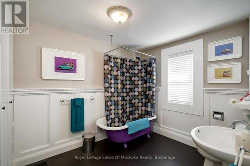 230 Ecclestone Drive, Bracebridge (Macaulay), ON - Indoor Photo Showing Bathroom