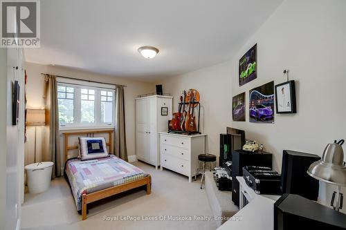 230 Ecclestone Drive, Bracebridge (Macaulay), ON - Indoor Photo Showing Bedroom