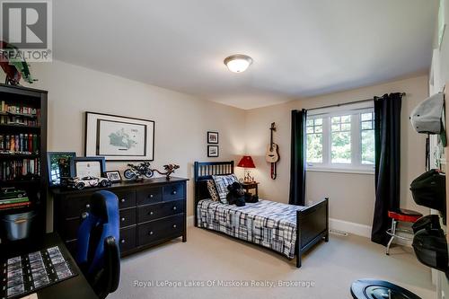 230 Ecclestone Drive, Bracebridge (Macaulay), ON - Indoor Photo Showing Bedroom