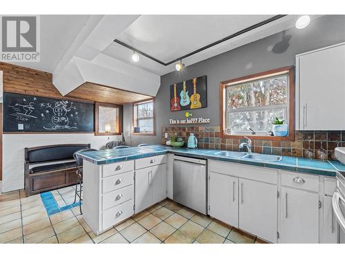 3459 Bray Place, Kamloops, BC - Indoor Photo Showing Kitchen With Double Sink