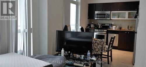 2303 - 275 Yorkland Road, Toronto, ON - Indoor Photo Showing Kitchen