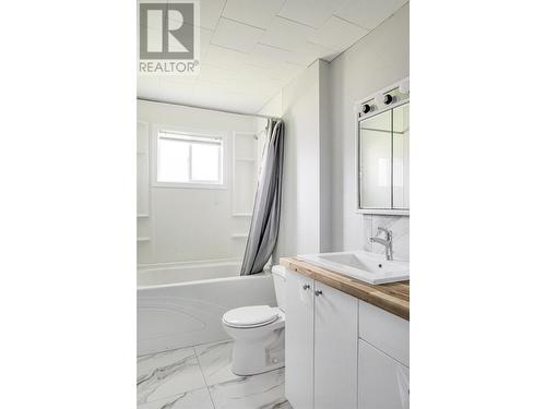 15 Saguenay Street, Kitimat, BC - Indoor Photo Showing Bathroom