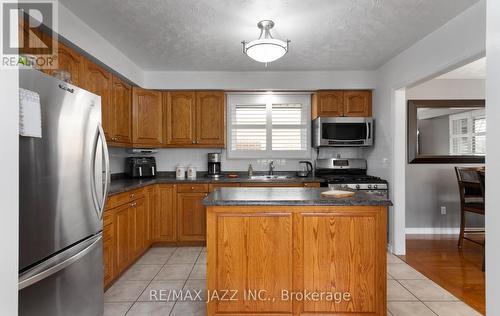 296 Inverness Drive, Oshawa (Mclaughlin), ON - Indoor Photo Showing Kitchen With Double Sink