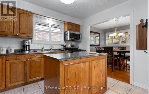 296 Inverness Drive, Oshawa (Mclaughlin), ON - Indoor Photo Showing Kitchen With Double Sink